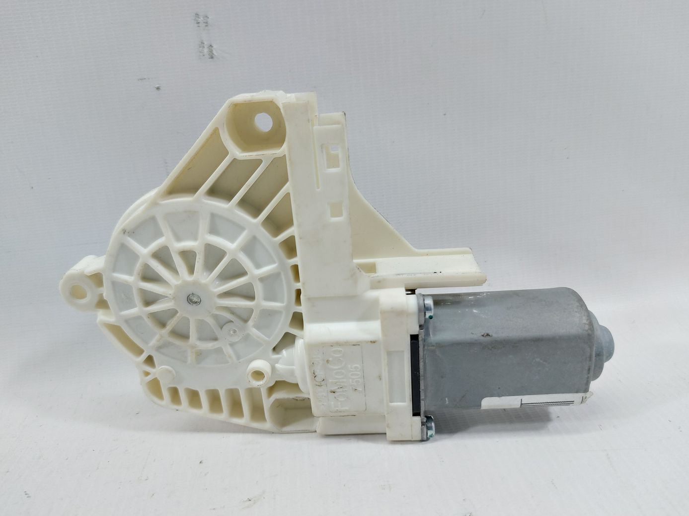 Fiesta Моторчик склопідйомника двері передньої правої Ford Fiesta 2011-2019 7T4Z7823394B Ford Fiesta 2