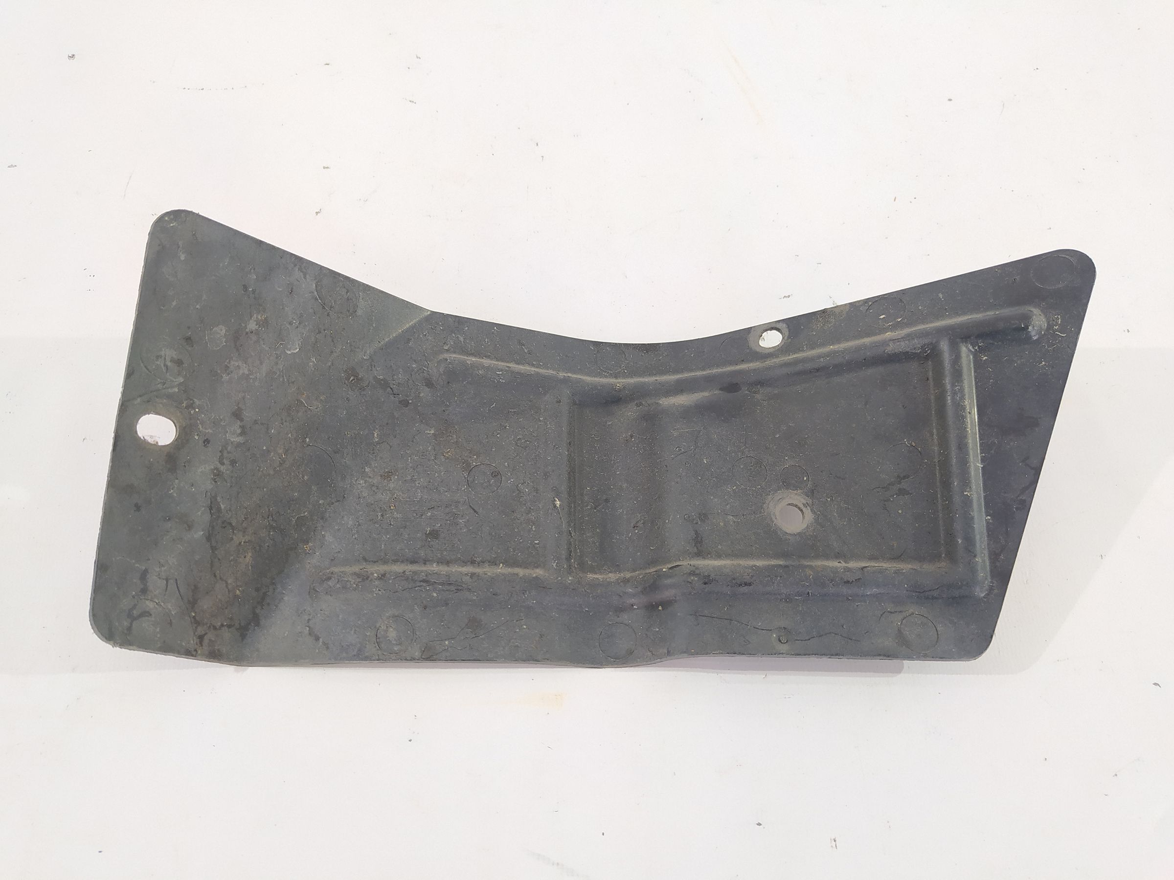 Sentra. Пильовик фільтру парів бензину верх лівий Nissan Sentra 2013-2019 175593RC0A Nissan Sentra