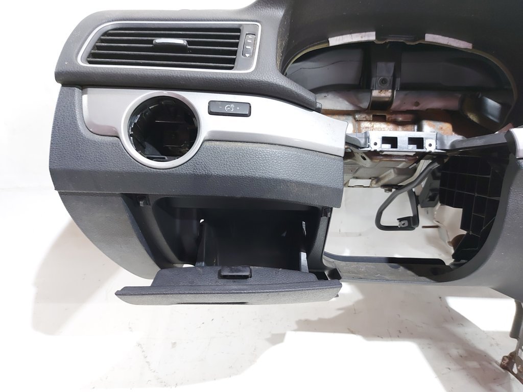 Passat s Торпеда Volkswagen Passat S 2012-2015 561857003L81X Volkswagen Passat S 16