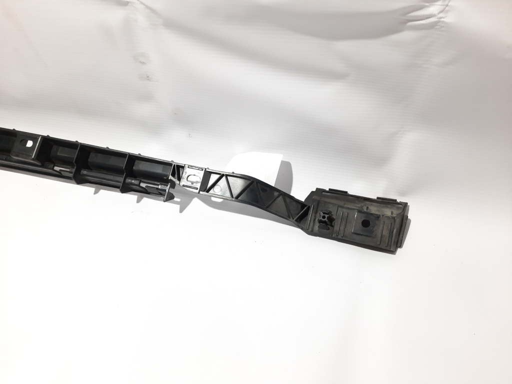 7 series Кріплення накладки порога заднє праве BMW 7 2012 7187102 BMW 7 7