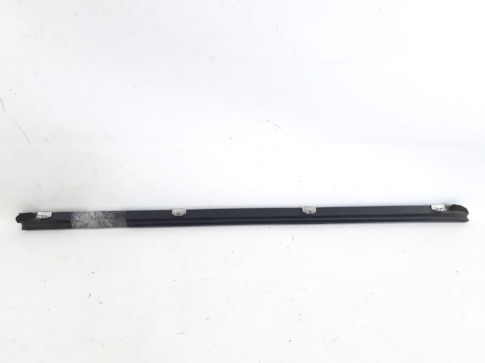 Avalon. Уплотнитель стекла двери передней левой внутренний Toyota Avalon 2005-2018 68172AC010 Toyota Avalon