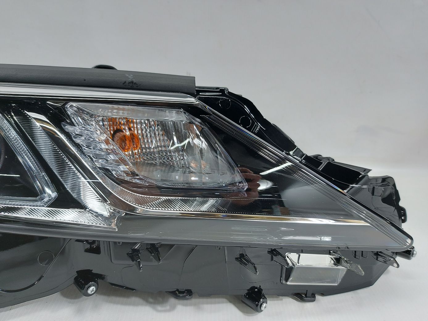 Фари головного світла Фара передня права Toyota Camry 2017-2020 8111006C40 Toyota Camry 2