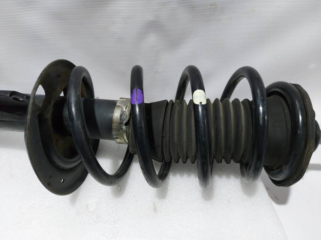 Prius c Стойка амортизатора передняя левая Toyota Prius C 2012-2019 4852052541 Toyota Prius C 6