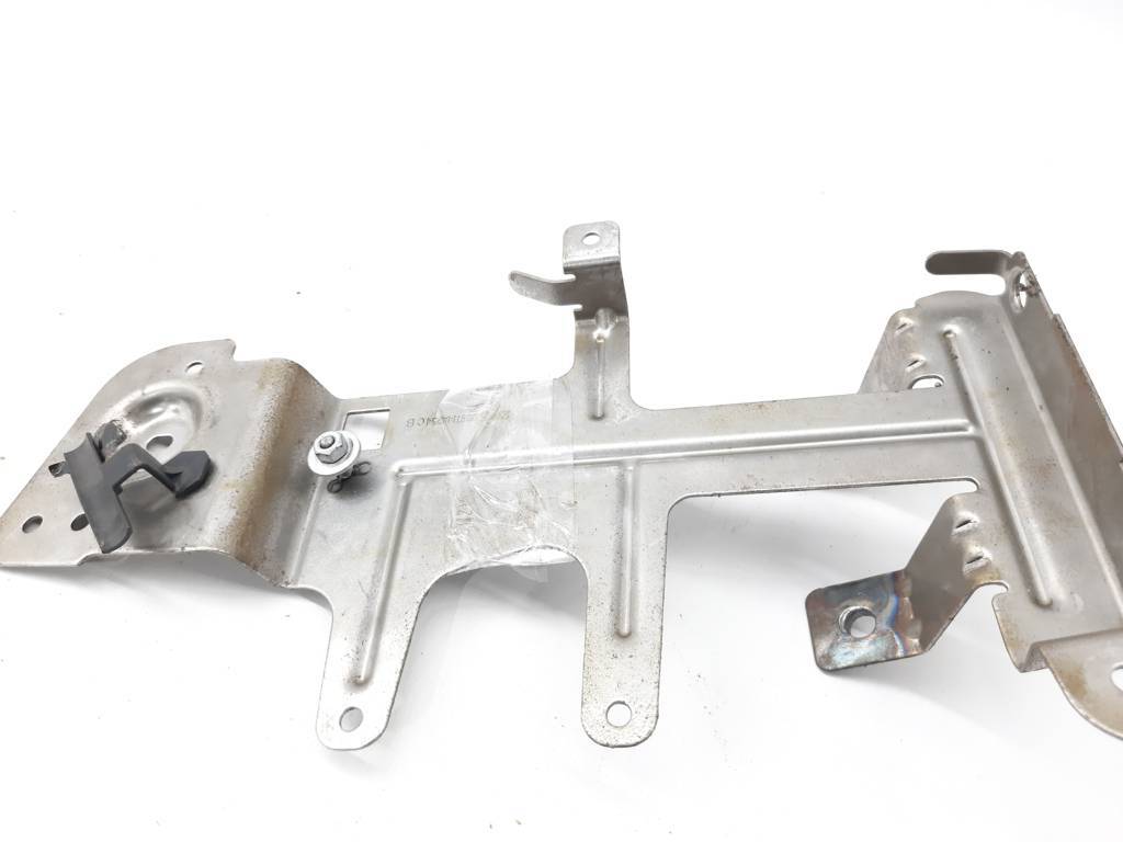 Fusion Кронштейн блоку запобіжників Ford Fusion 2013 HG9Z14A301B Ford Fusion 3