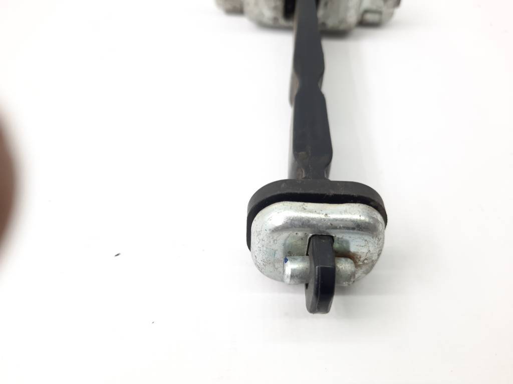 Trax Ограничитель двери задней правой/левой Chevrolet Trax 2015-2021 42467901 Chevrolet Trax 7