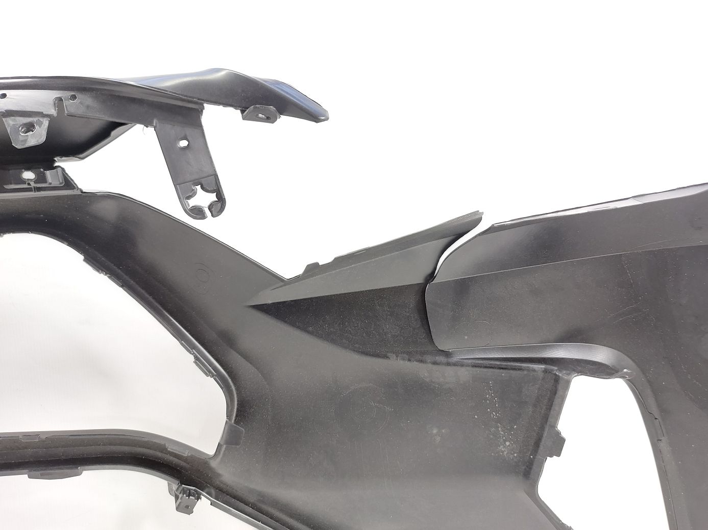 Товары с дефектами Бампер передний (сломан) Toyota RAV-4 2018-2021 521190R919 Toyota RAV-4 12