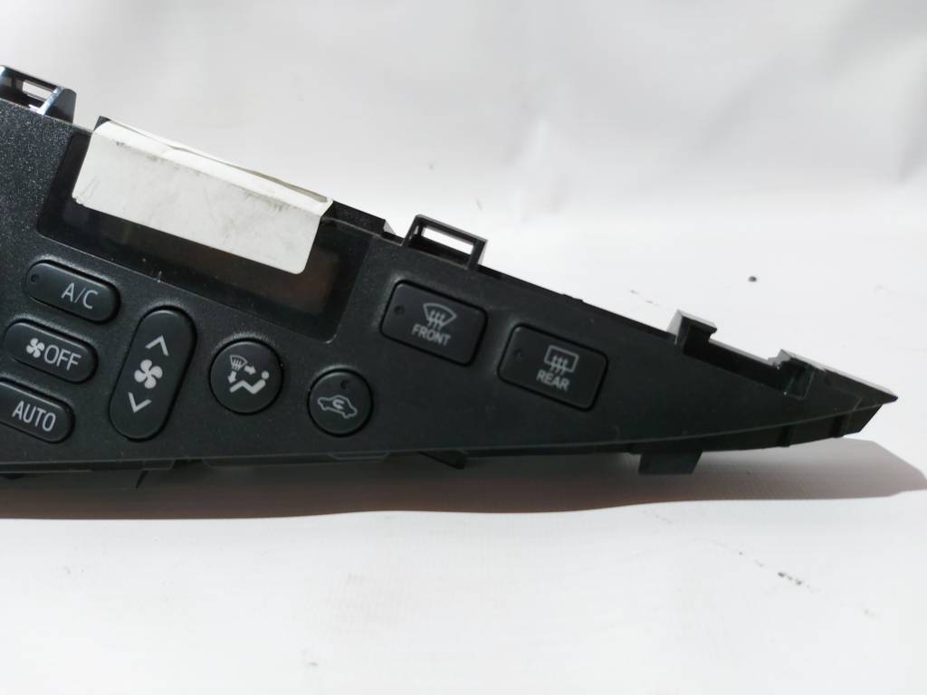 Prius c Кнопки управління клімат-контролем Toyota Prius C 2012-2014 5590052740 Toyota Prius C 7