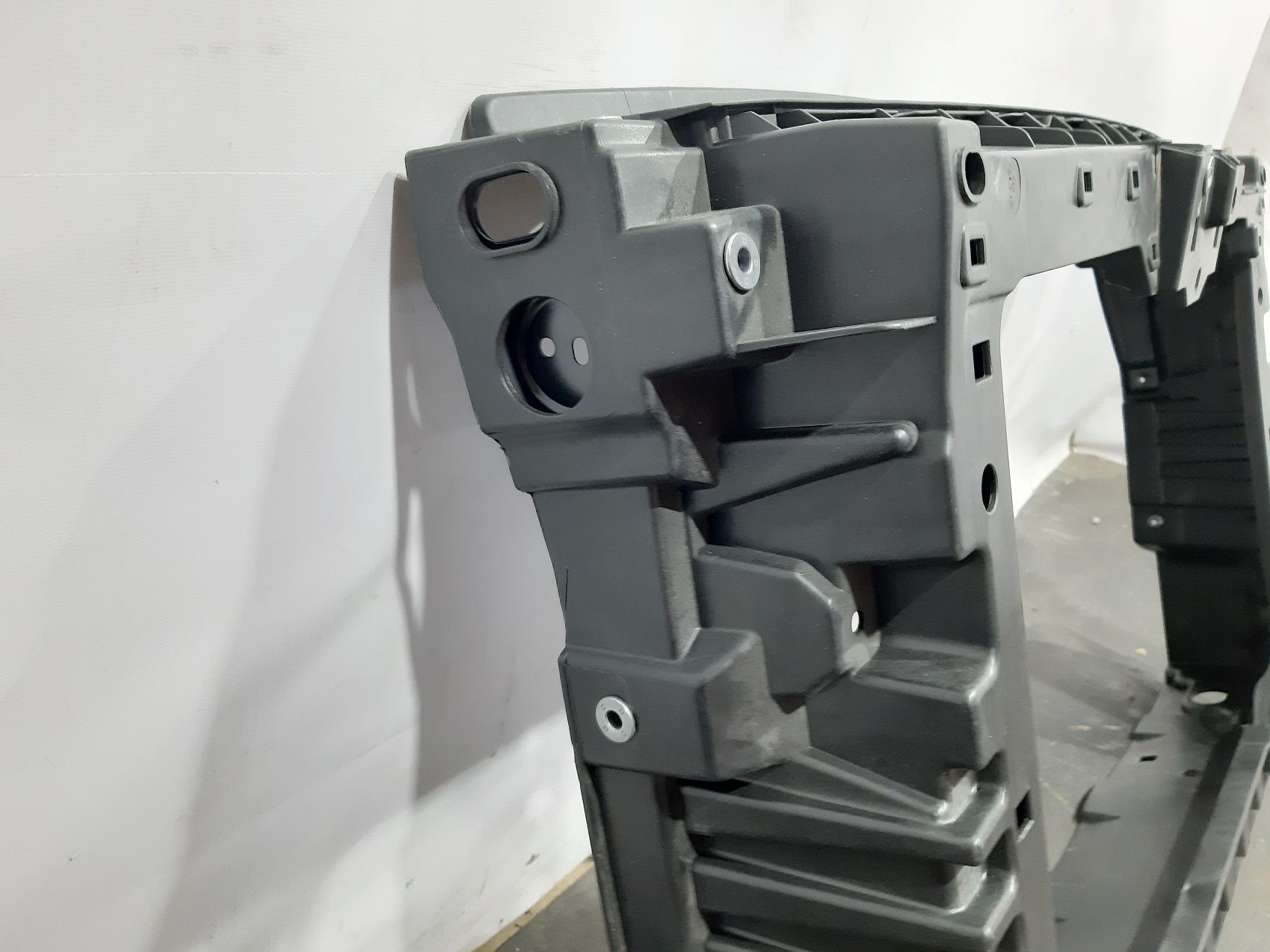  Передняя панель (телевизор) Volkswagen Passat B8 `16-19 Volkswagen Passat B8 12