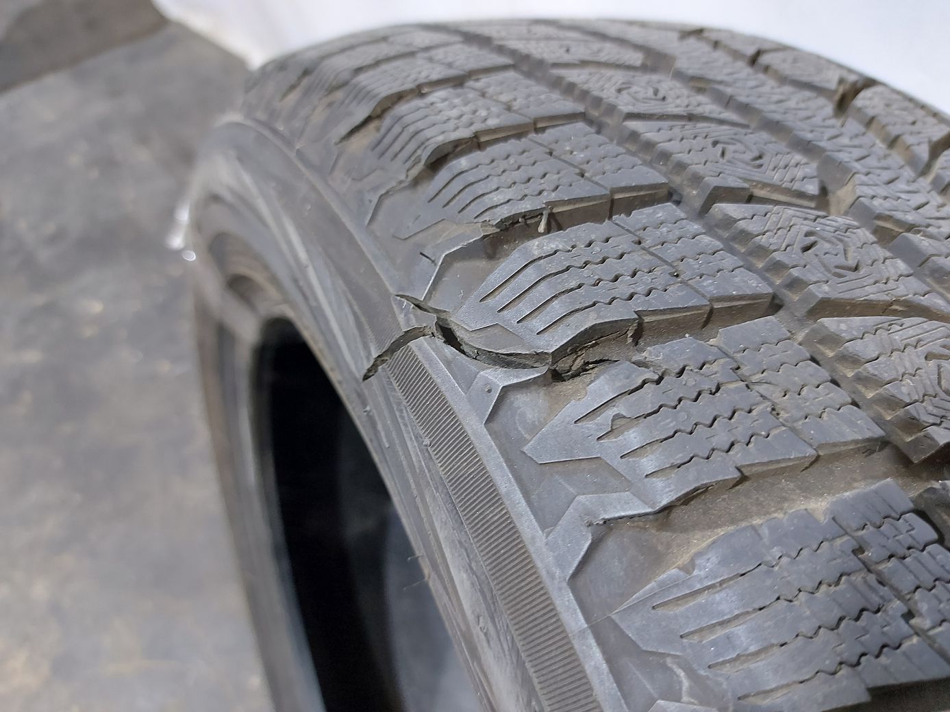  Гума Toyo 235/55R20 9