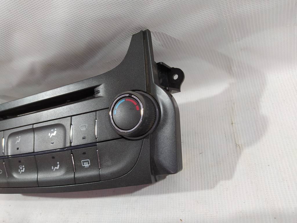 Malibu Управління кліматом Chevrolet Malibu 2013-2018 13591314 Chevrolet Malibu 2 Malibu Управління кліматом Chevrolet Malibu 2013-2018 13591314 Chevrolet Malibu 2