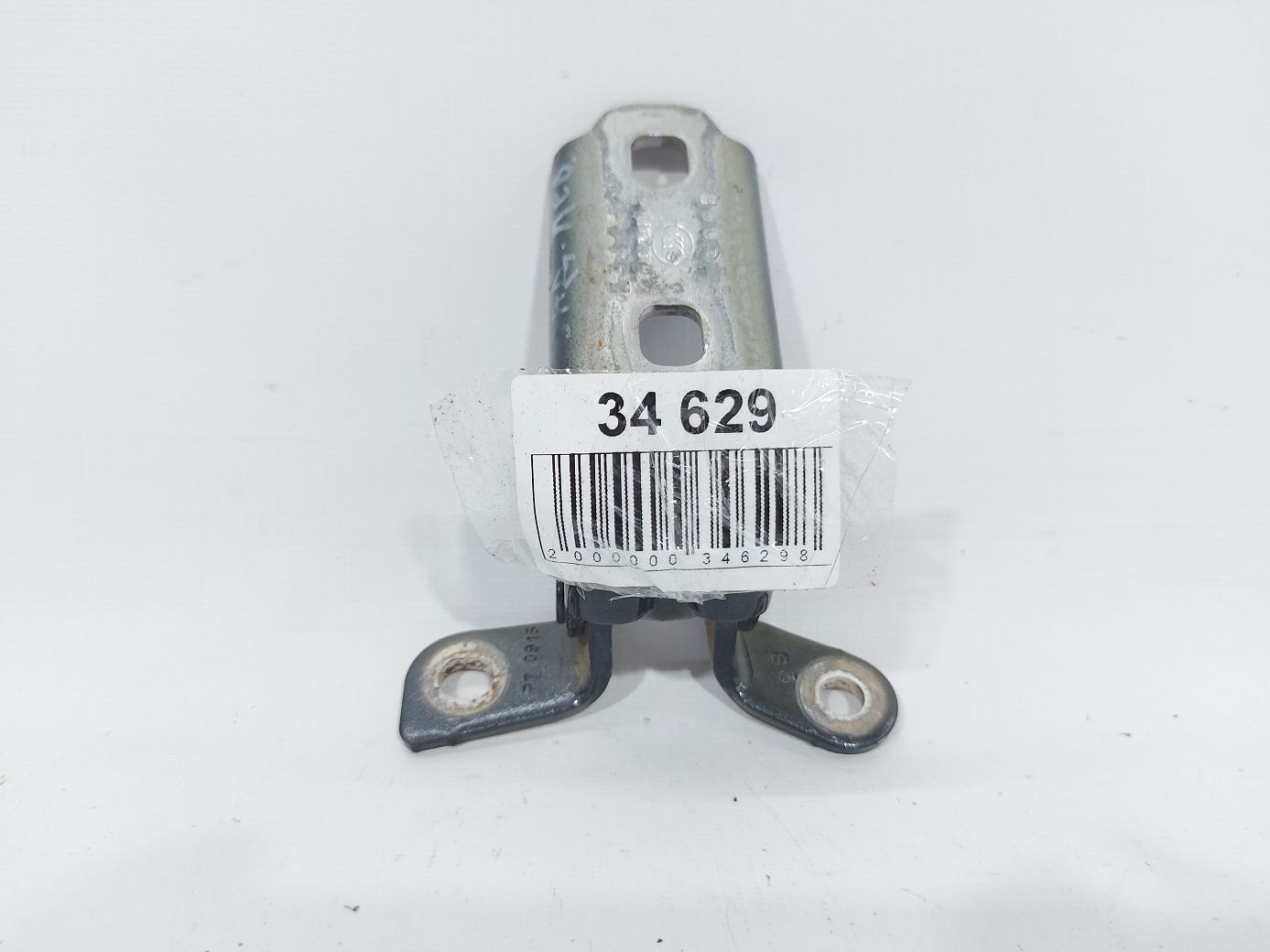 Malibu. Петля дверей передньої/задньої лівої нижня Chevrolet Malibu 2011-2017 13501715 Chevrolet Malibu Malibu. Петля дверей передньої/задньої лівої нижня Chevrolet Malibu 2011-2017 13501715 Chevrolet Malibu