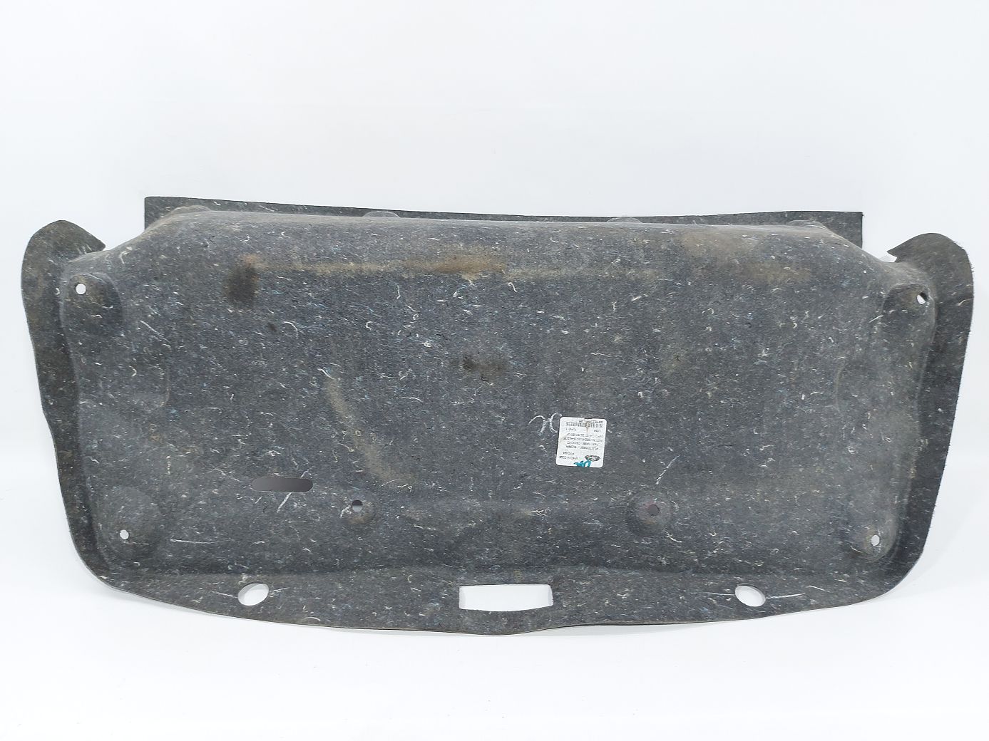 Fiesta sedan Обшивка крышки багажника Ford Fiesta sedan 2014-2019 D2BZ5446404AB Ford Fiesta sedan 4