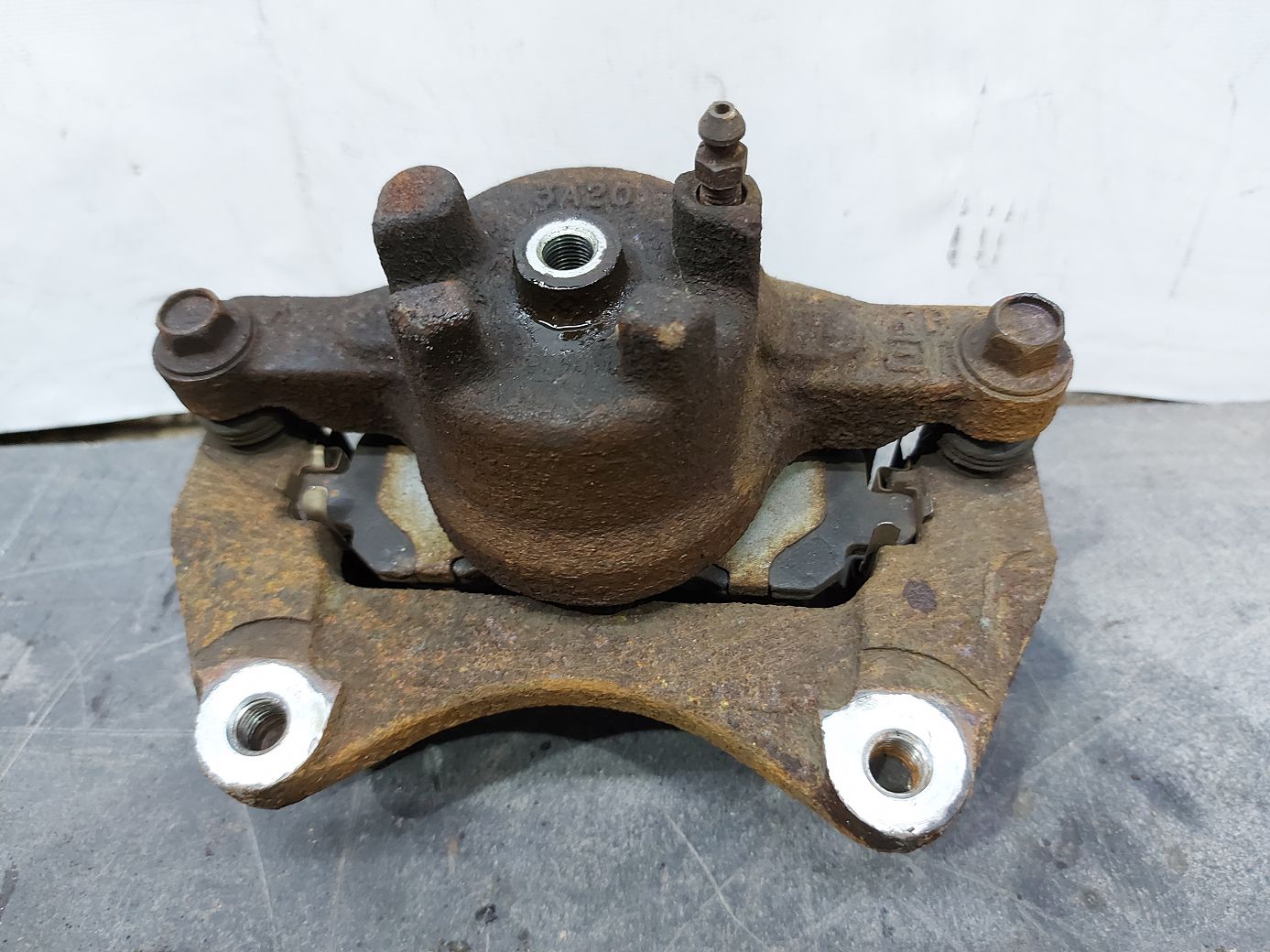 Compass Суппорт тормозной передний правый Jeep Compass 2007-2017 5191238AA Jeep Compass 2