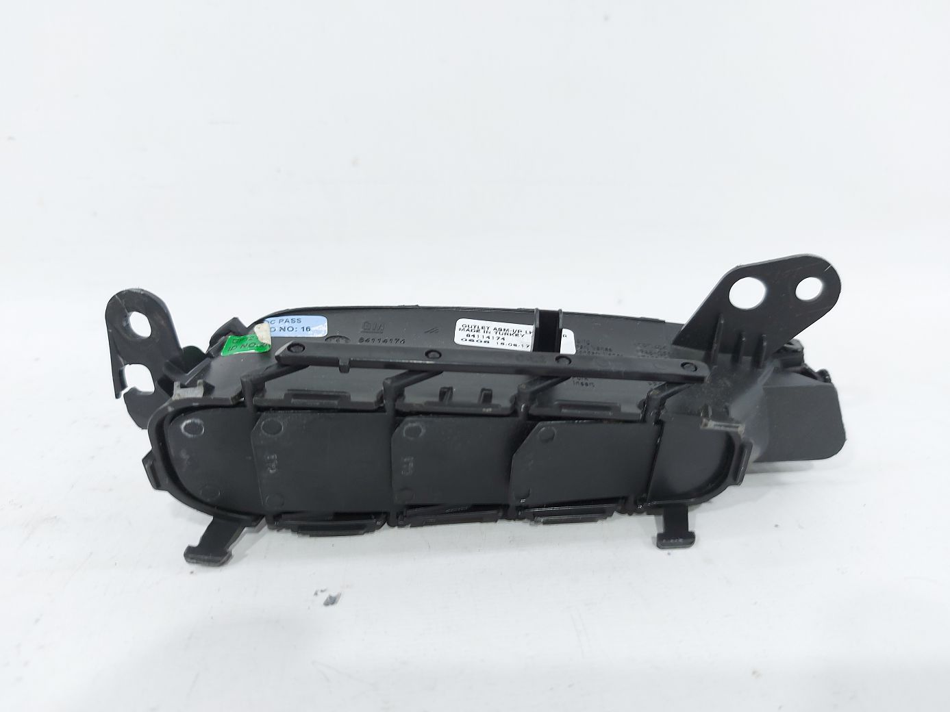 Malibu Решітка повітропроводу торпеди внутрішня ліва Chevrolet Malibu 2016-2021 84114174 Chevrolet Malibu 3