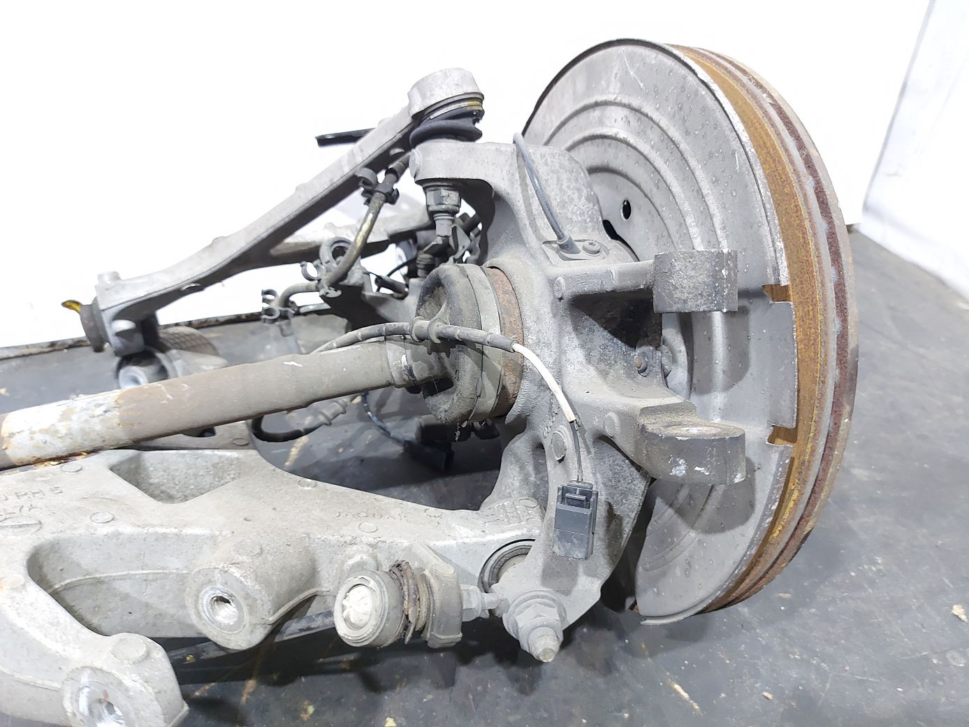 Xf Кулак задний правый в сборе с полуосью Jaguar XF 2009-2015 C2P12735 Jaguar XF 2