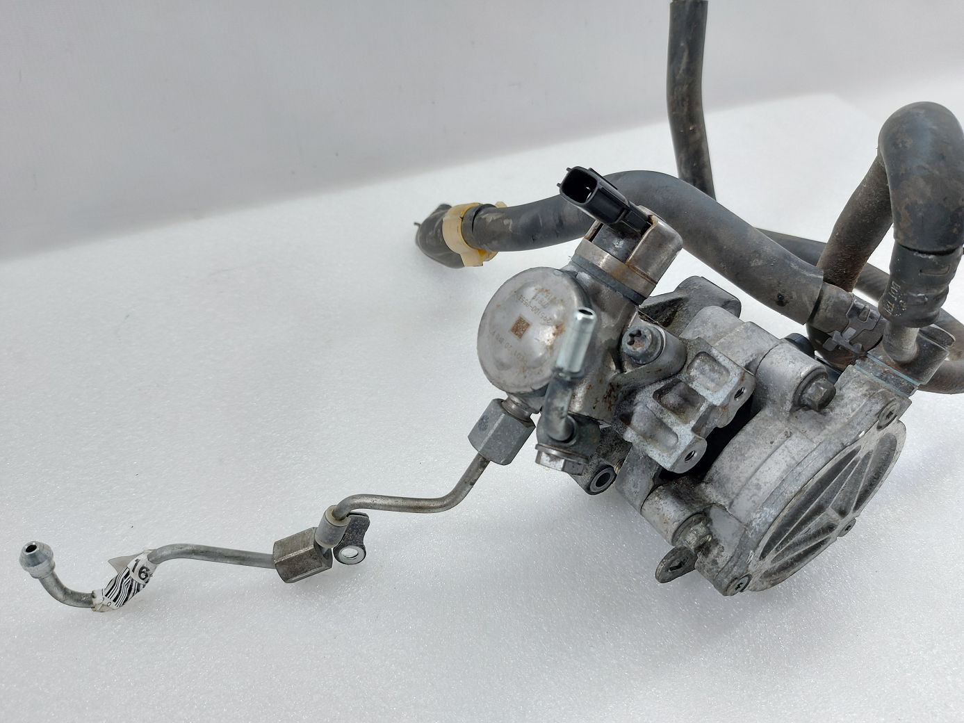 6 Вакуумний насос Mazda 6 2014-2021 PE0718G00B Mazda 6 2