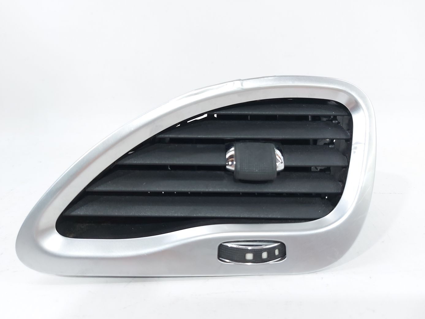 Dart Воздуховод торпеды правый Dodge Dart 2013-2019 1SV15LX7AB Dodge Dart 2