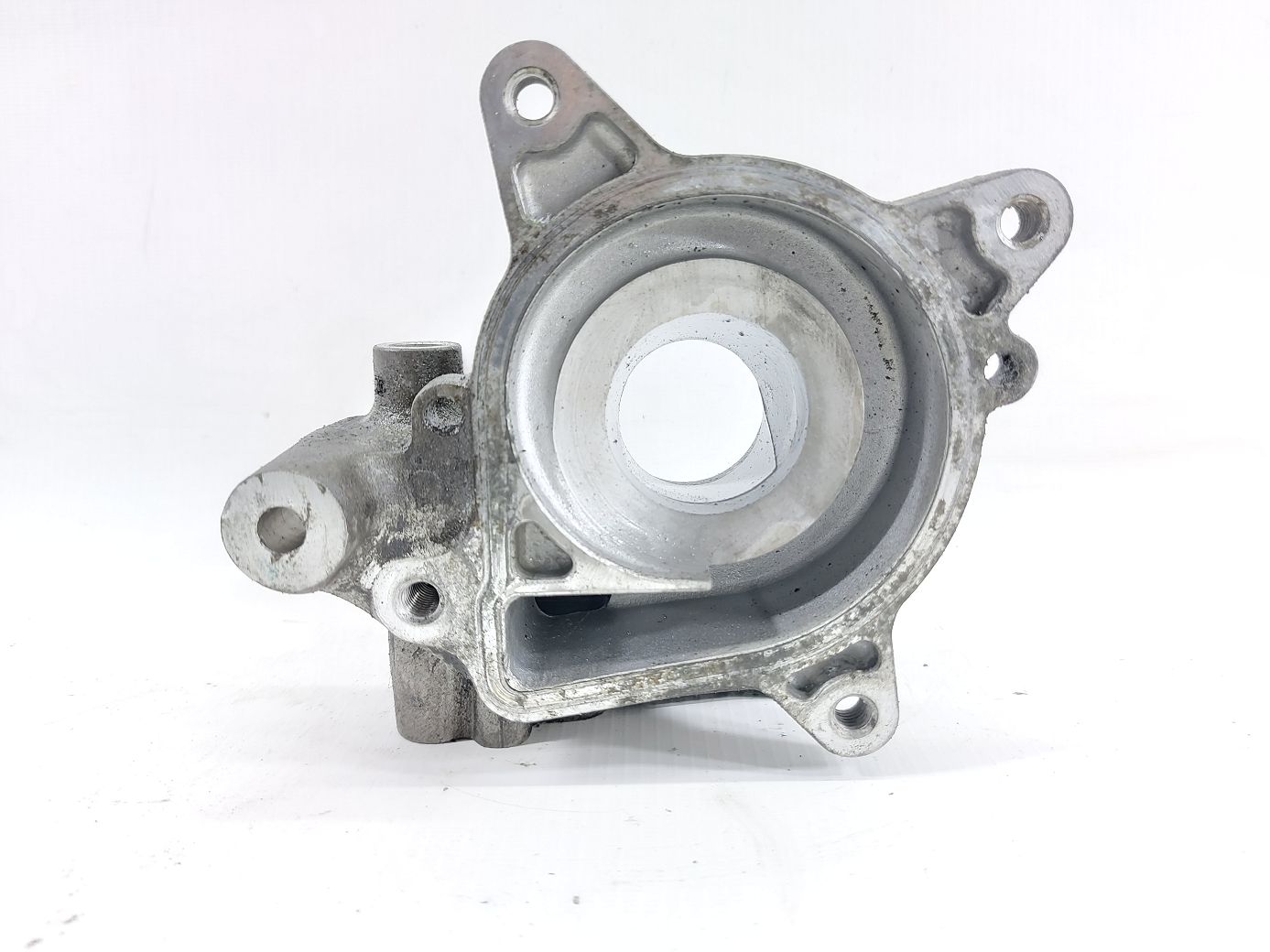 Altima. Корпус помпи охолодження Nissan Altima 2014-2018 210133TA0A Nissan Altima