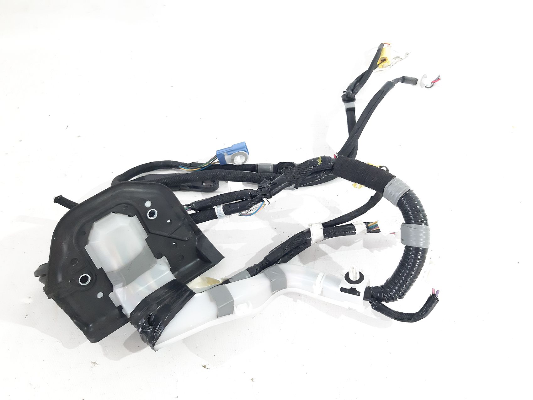 Prius v Проводка дверей передньої лівої Toyota Prius V 2010-2013 8215247420 Toyota Prius V 3