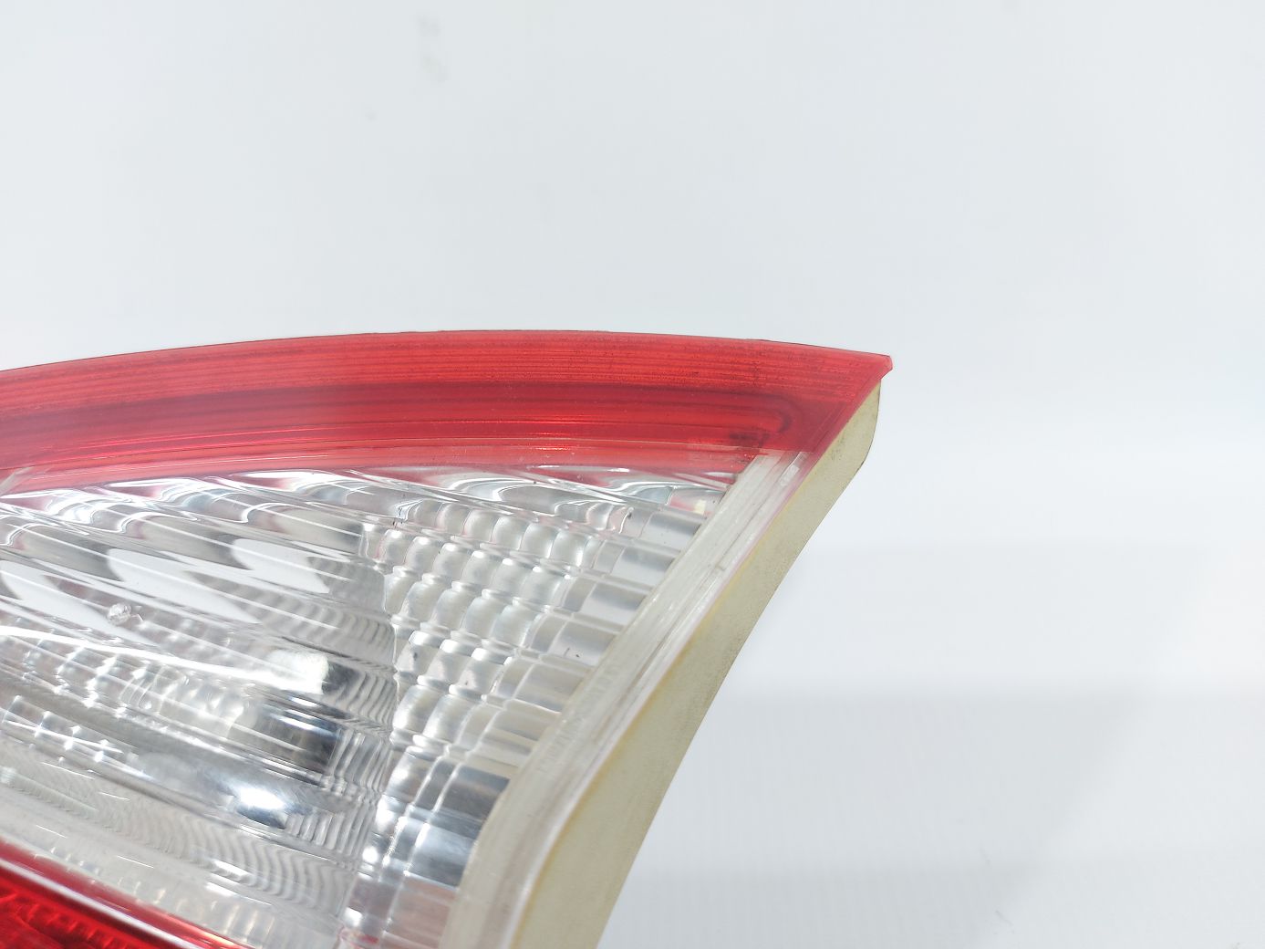 Fiesta sedan Ліхтар кришки багажника правий Ford Fiesta sedan 2014-2019 D2BZ13404D Ford Fiesta sedan 2