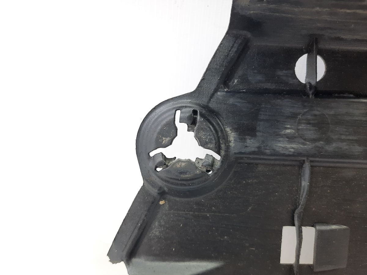 Insight Захист днища центральний правий Honda Insight 2010-2011 74641TM8A01 Honda Insight 9