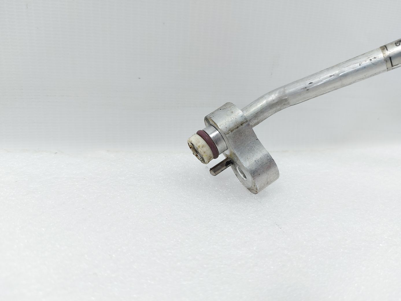 328i xdrive Трубка кондиціонера із заправним штуцером BMW 328i xDrive 2013-2016 17127625383 BMW 328i xDrive 2