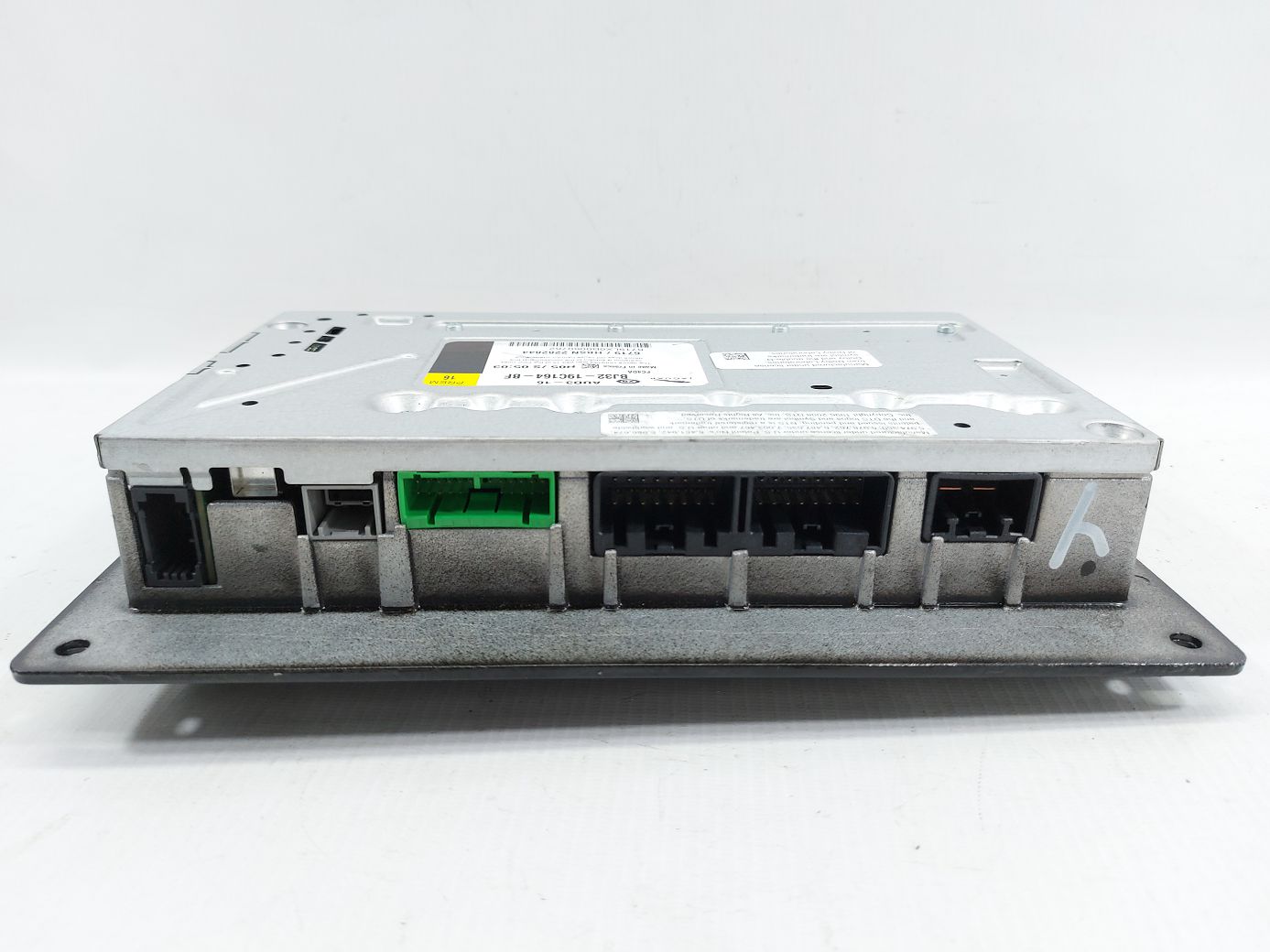 Xf Аудіопідсилювач (bowers and wilkins) Jaguar XF 2012-2014 C2D33826 Jaguar XF 3