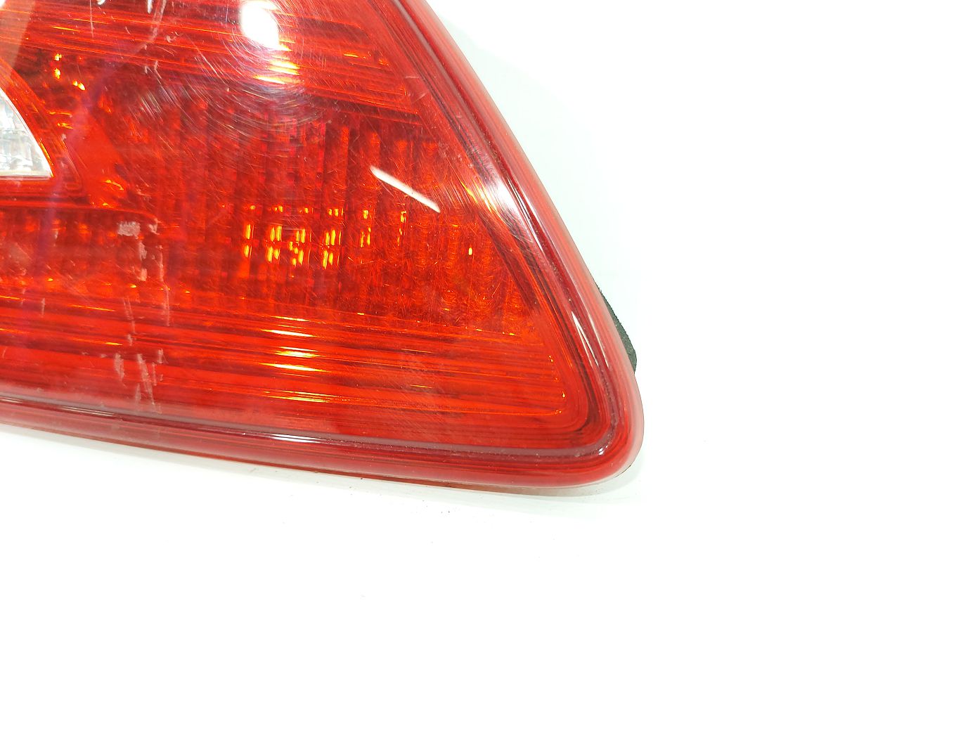 Sentra Ліхтар кришки багажника лівий Nissan Sentra 2016-2019 265553YU5A Nissan Sentra 2