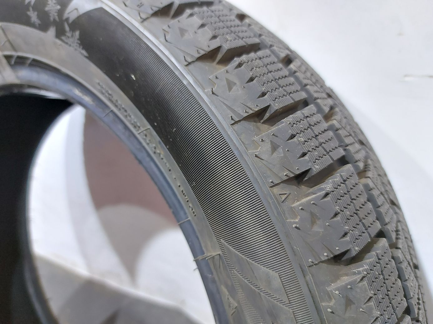 Зимние шины Гума APlus A506 185/55R16 19