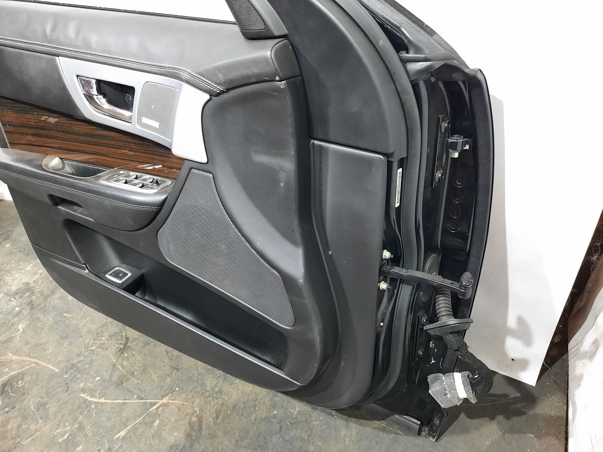 Xf Двері передні ліві Jaguar XF 2009-2015 C2Z2061 Jaguar XF 8