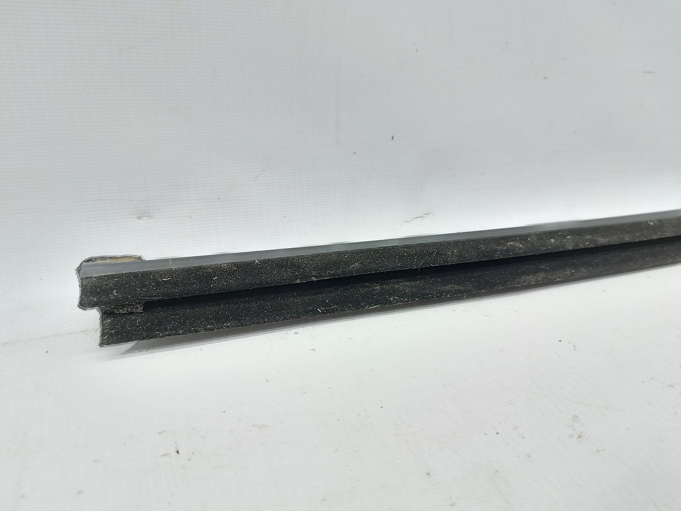 Altima Уплотнительная резинка стекла двери передней правой внутренняя Nissan Altima 2013-2018 808343TA0A Nissan Altima 4