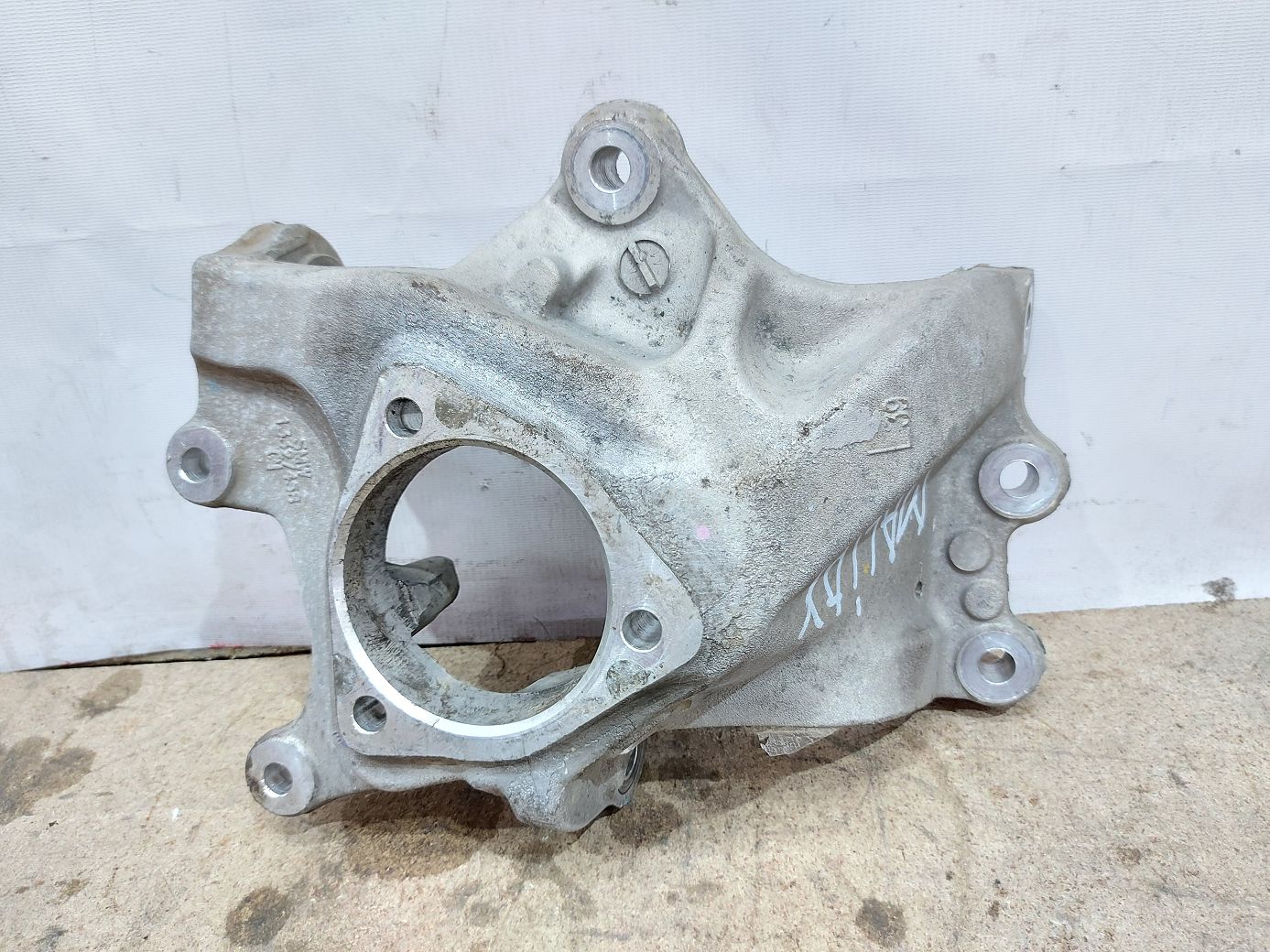 Malibu Поворотный кулак задний левый Chevrolet Malibu 2013-2015 23432048 Chevrolet Malibu 7