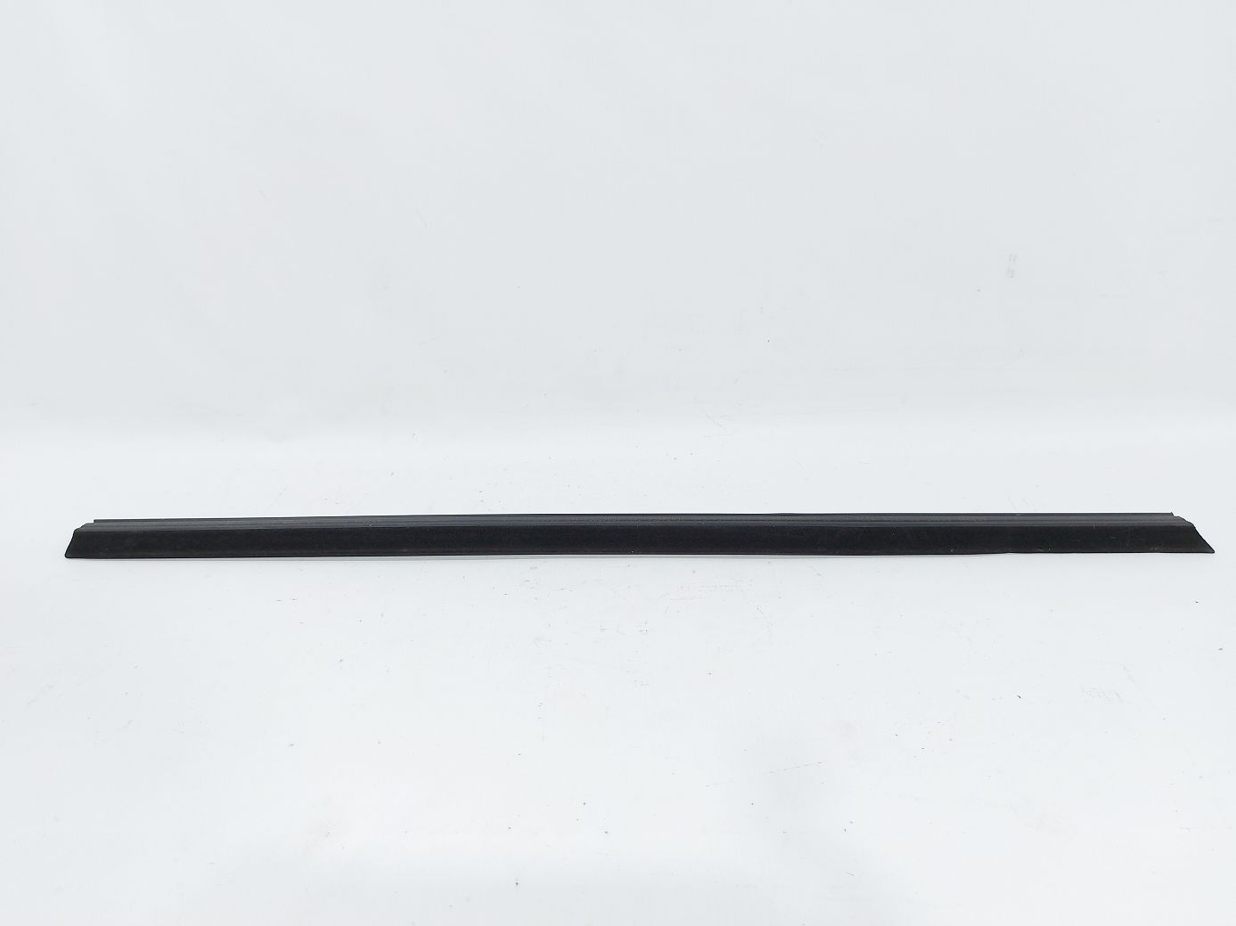 Compass Уплотнительная резинка стекла двери передней правой внутренняя Jeep Compass 2007-2017 5074654AD Jeep Compass 5