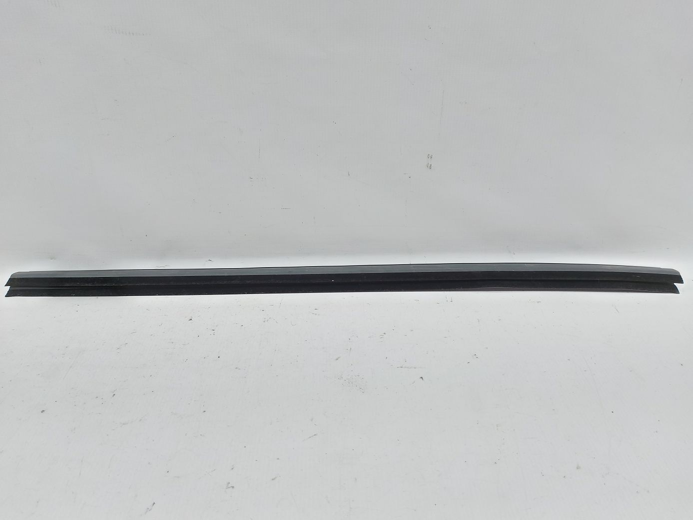 Journey Уплотнительная резинка стекла передней левой внутренняя Dodge Journey 2009-2020 5076875AC Dodge Journey 3 Journey Уплотнительная резинка стекла передней левой внутренняя Dodge Journey 2009-2020 5076875AC Dodge Journey 3