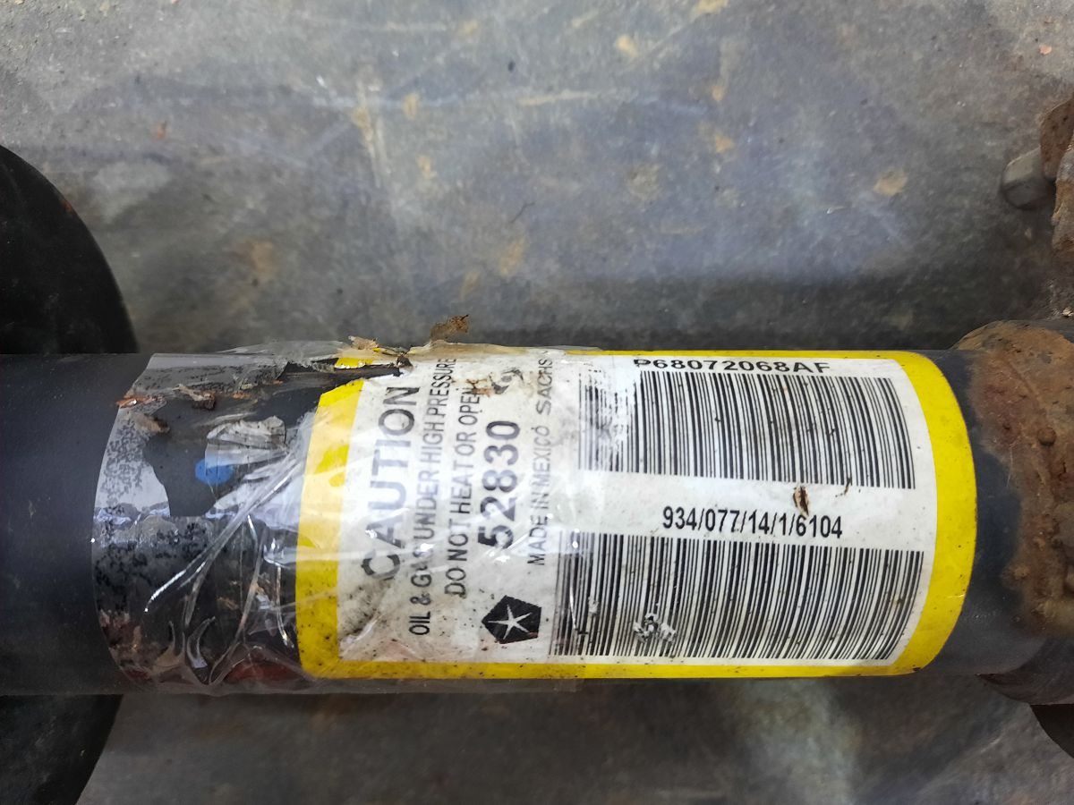 Charger Стойка амортизатора передняя правая Dodge Charger 2011-2021 68072068AG Dodge Charger 2