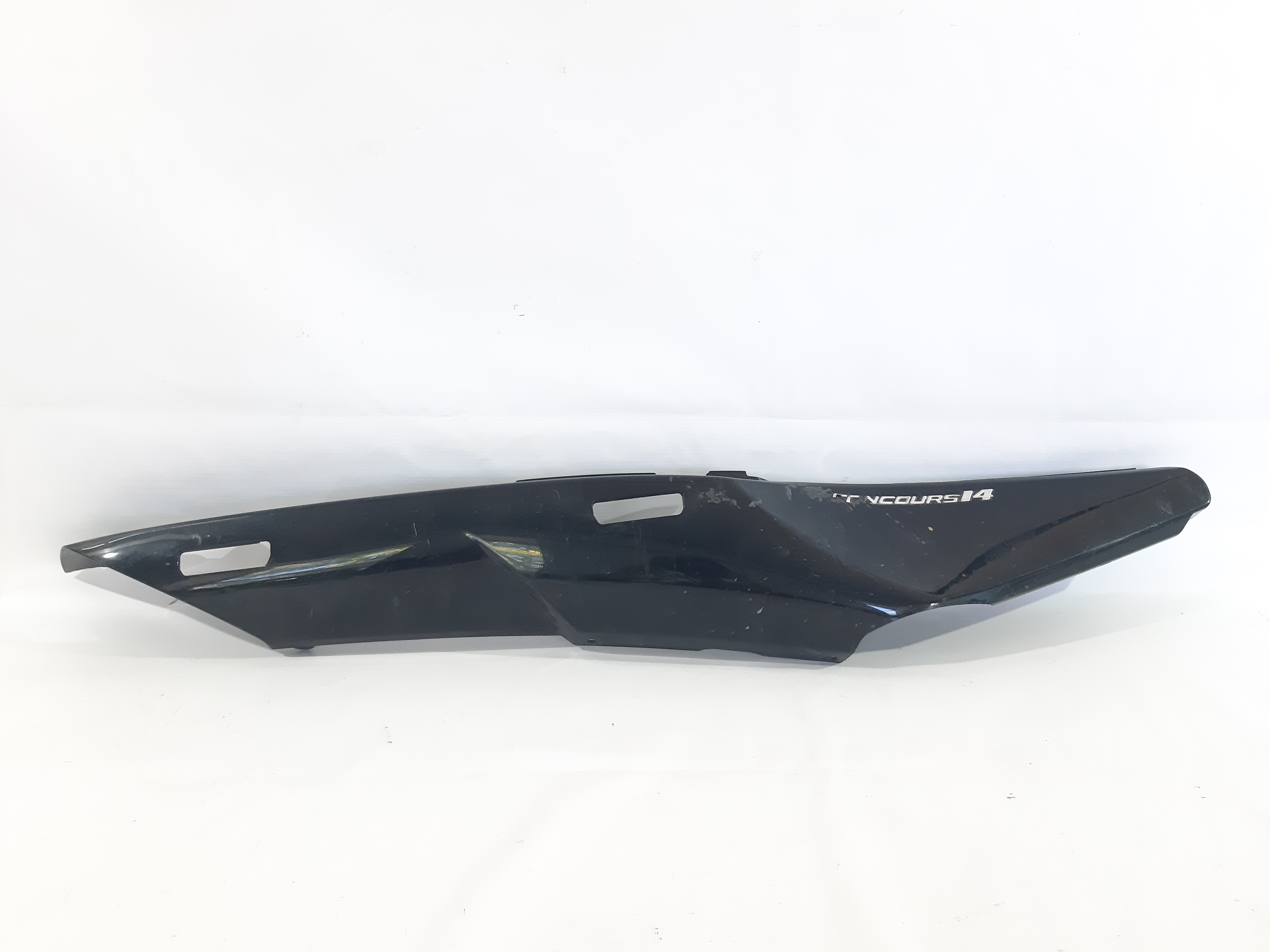 Gtr-1400. Накладка під сидінням права Kawasaki GTR-1400 2011-2012 360400104H8 Kawasaki GTR-1400