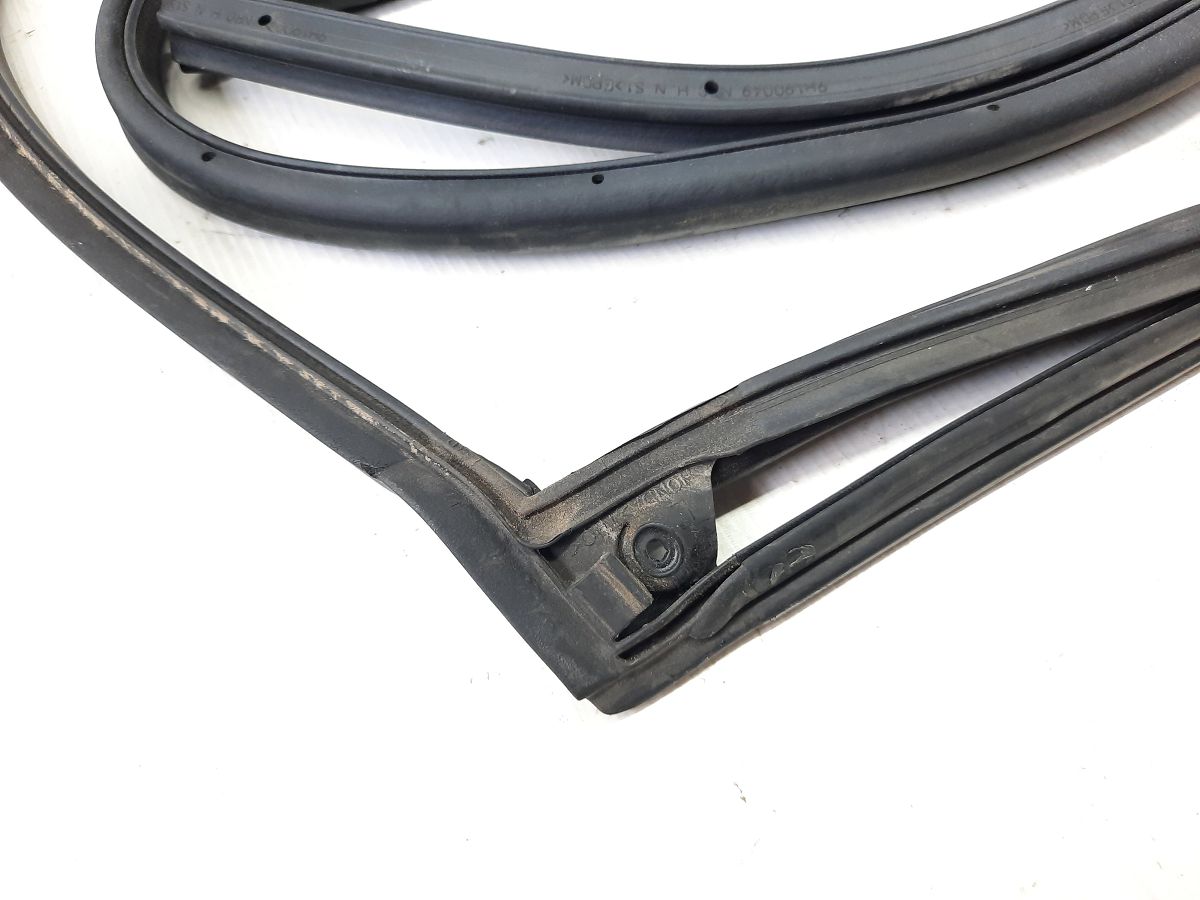 Insight Уплотнительная резинка двери задней левой Honda Insight 2010-2014 72850TM8A02 Honda Insight 12