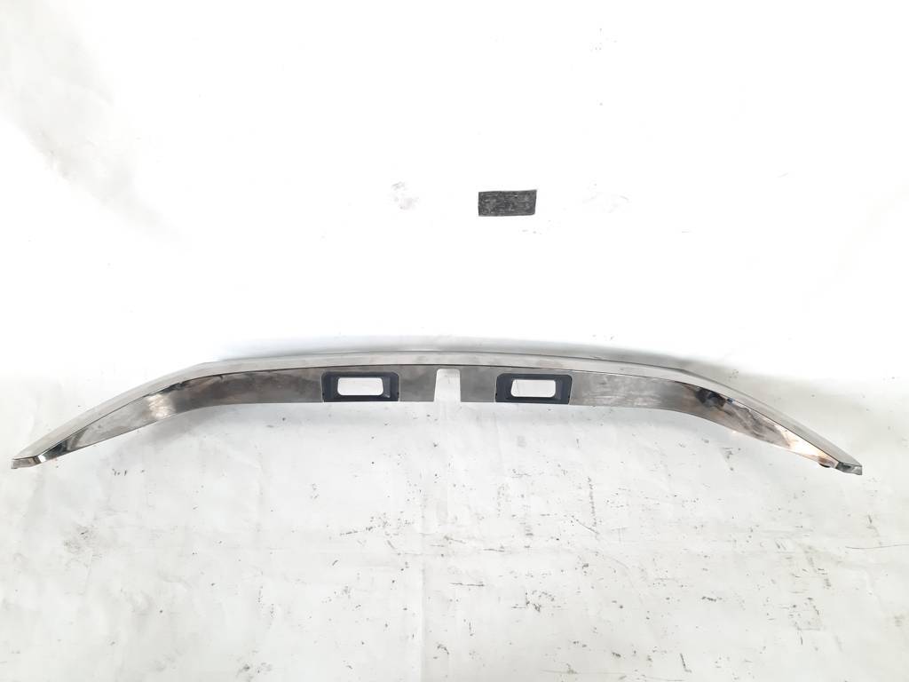 Camry. Накладка кришки багажника підсвічування номера Toyota Camry 2015-2017 7681106820 Toyota Camry