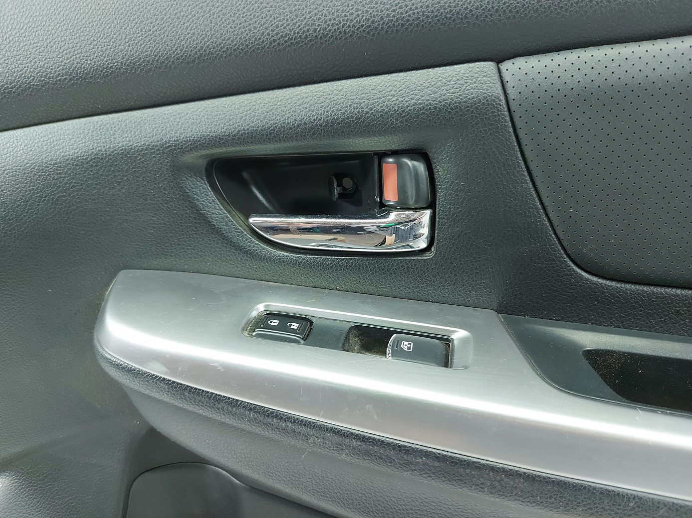 Impreza Карта двери передней правой (черная, кожа) Subaru Impreza 2012-2016 94212FJ060VH Subaru Impreza 2