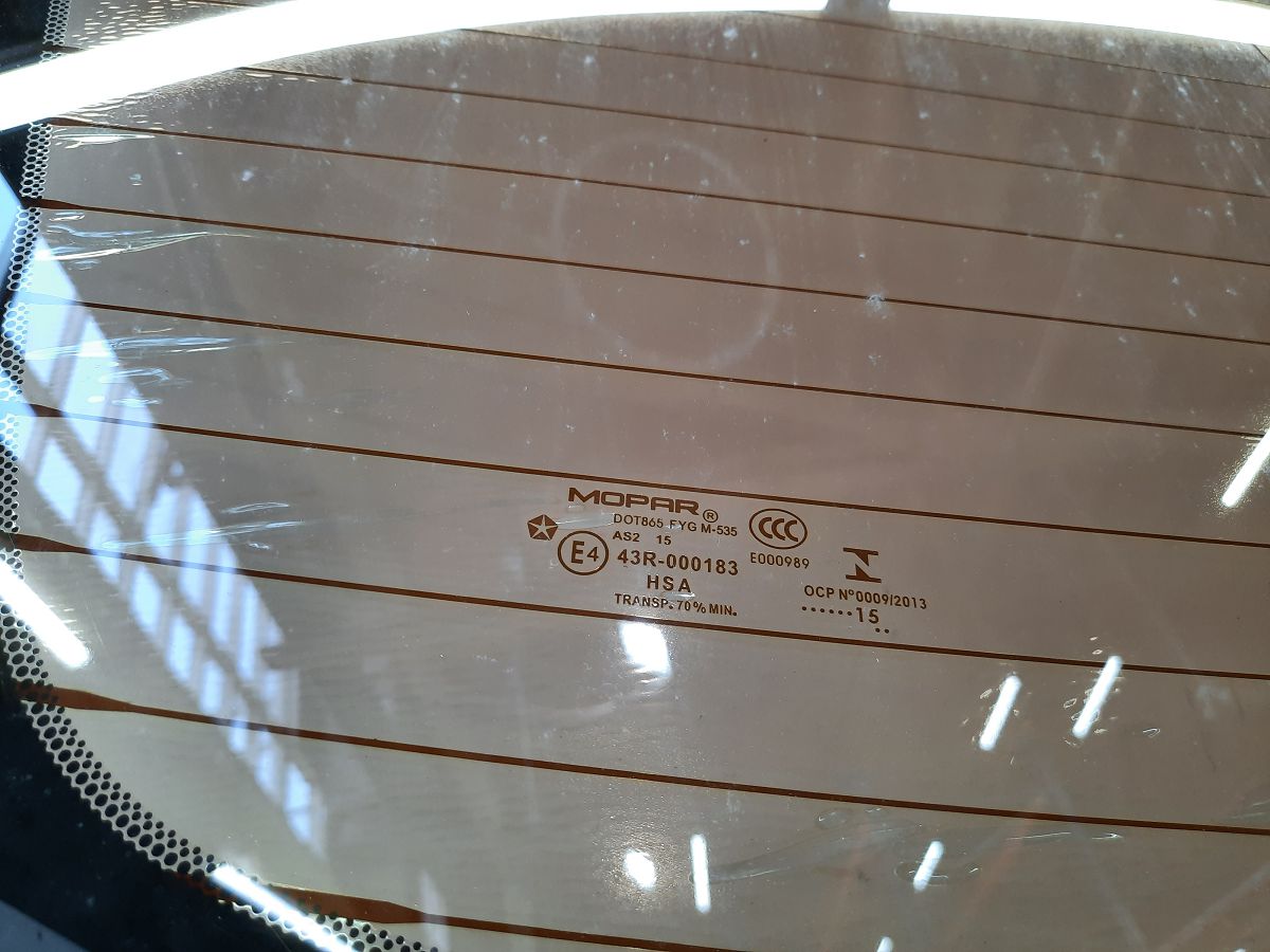 200 limited Скло заднє (обламаний підігрів) Chrysler 200 Limited 2015-2017 68145494AG Chrysler 200 Limited 3