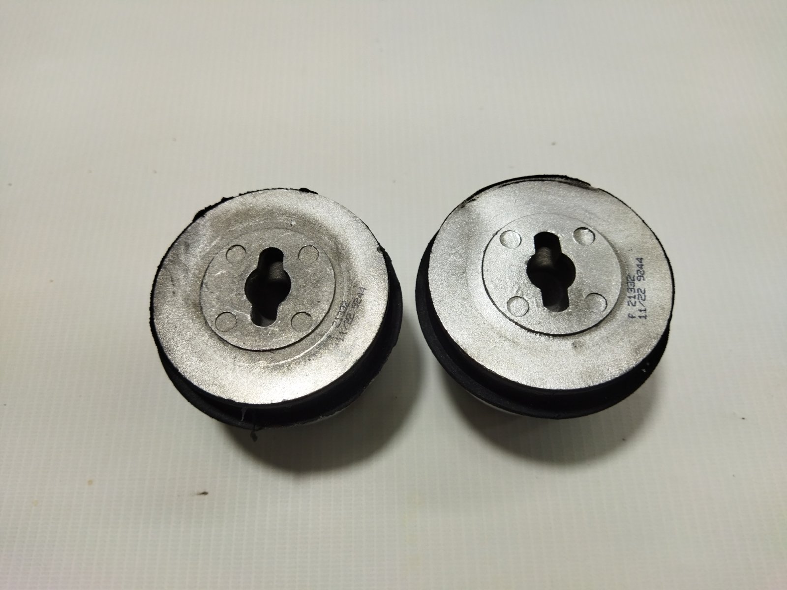 Сайлентблоки рычагов Сайлентблок рычага заднего левый/правый Opel Vectra `95-02 Opel Vectra 4