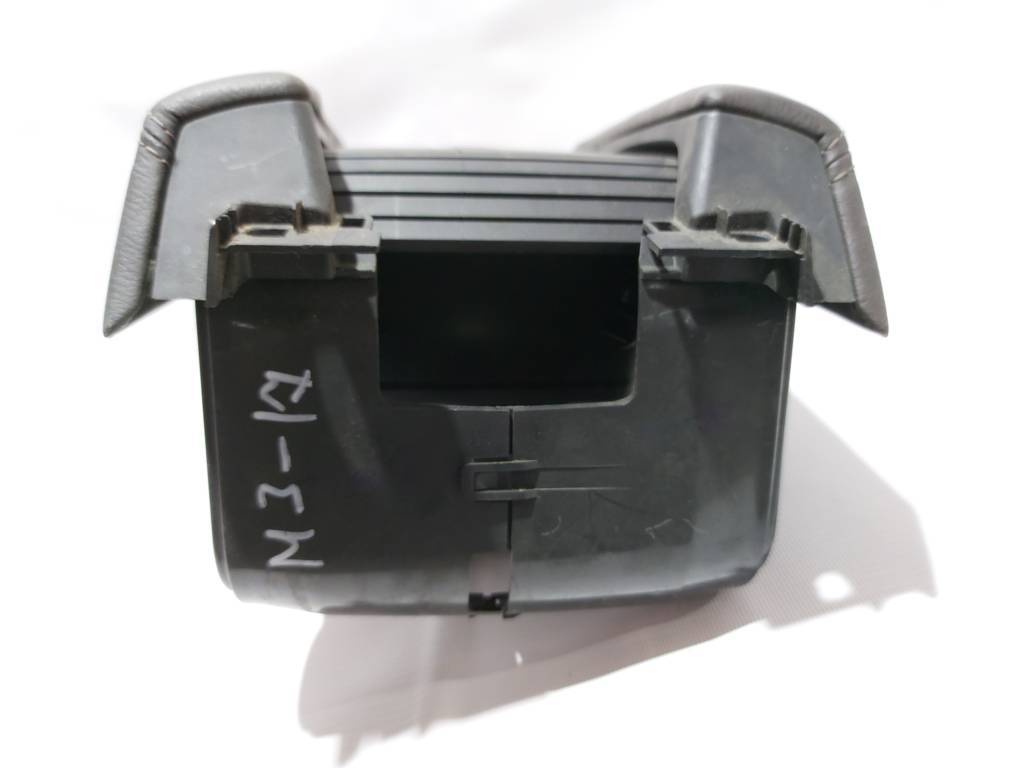 3 Підсклянник центральної консолі Mazda 3 2017-2018 BAEK6443Y39 Mazda 3 7 3 Підсклянник центральної консолі Mazda 3 2017-2018 BAEK6443Y39 Mazda 3 7