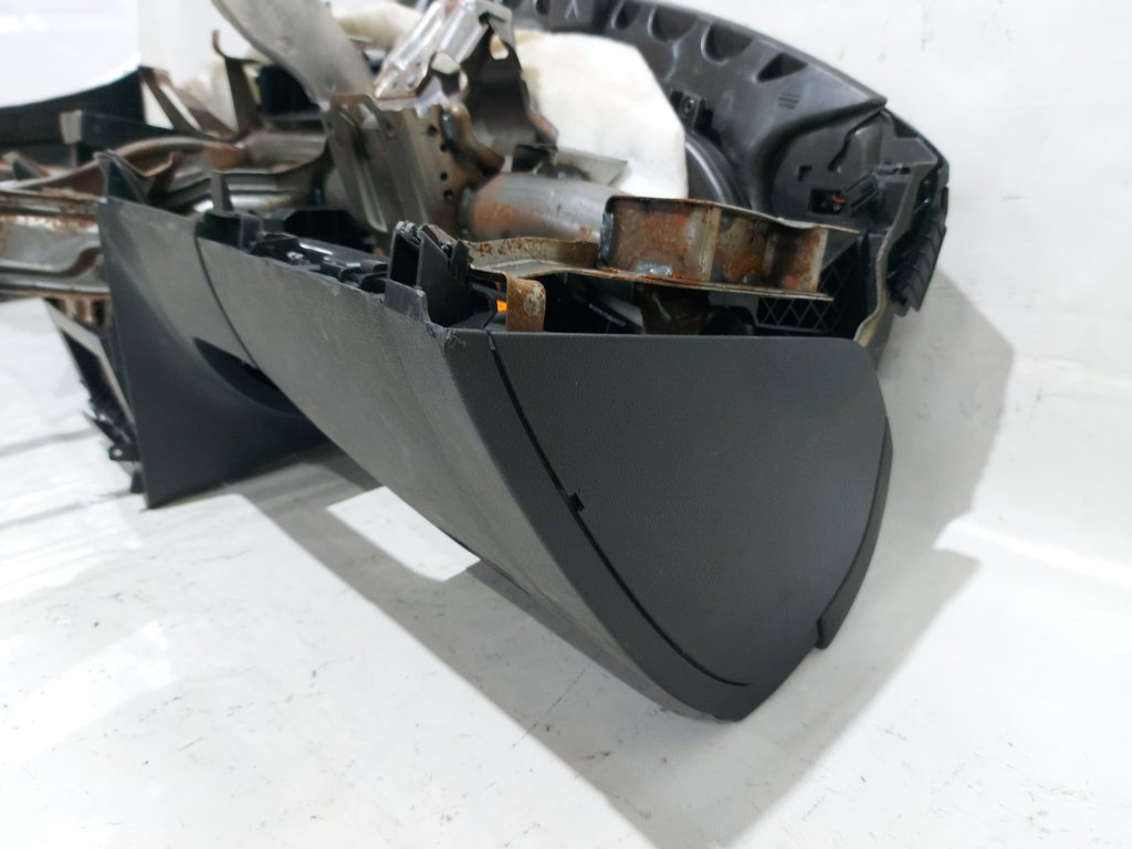 Passat s Торпеда Volkswagen Passat S 2012-2015 561857003L81X Volkswagen Passat S 44