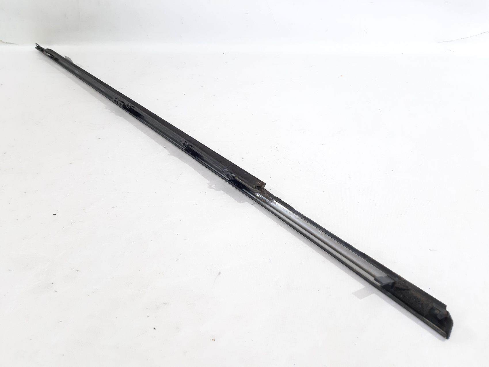 Avalon Ущільнювач скла (молдинг) двері передньої лівої Toyota Avalon 2005-2018 75720AC020 Toyota Avalon 2