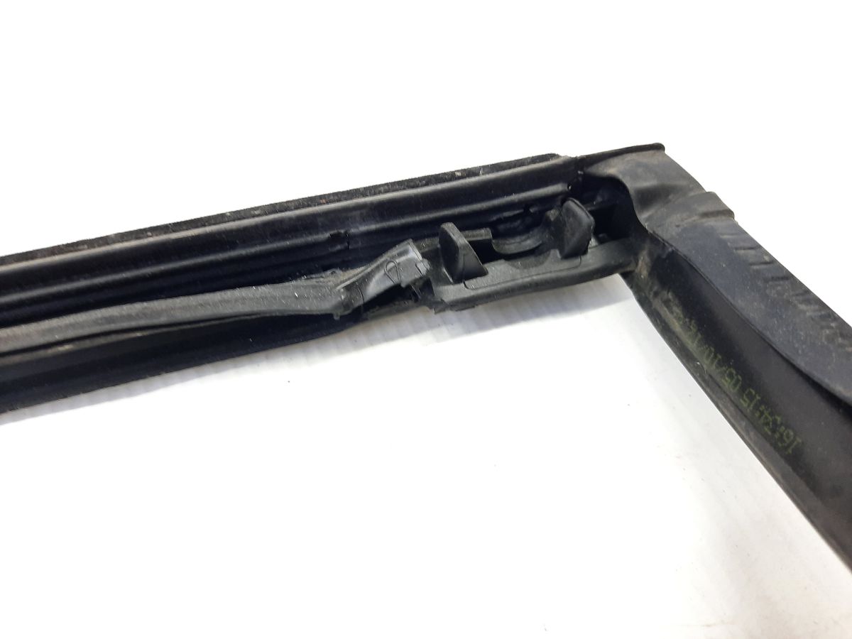 Passat s Молдинг скла зовнішні двері задньої лівої Volkswagen Passat S 2012-2020 561839643A Volkswagen Passat S 7