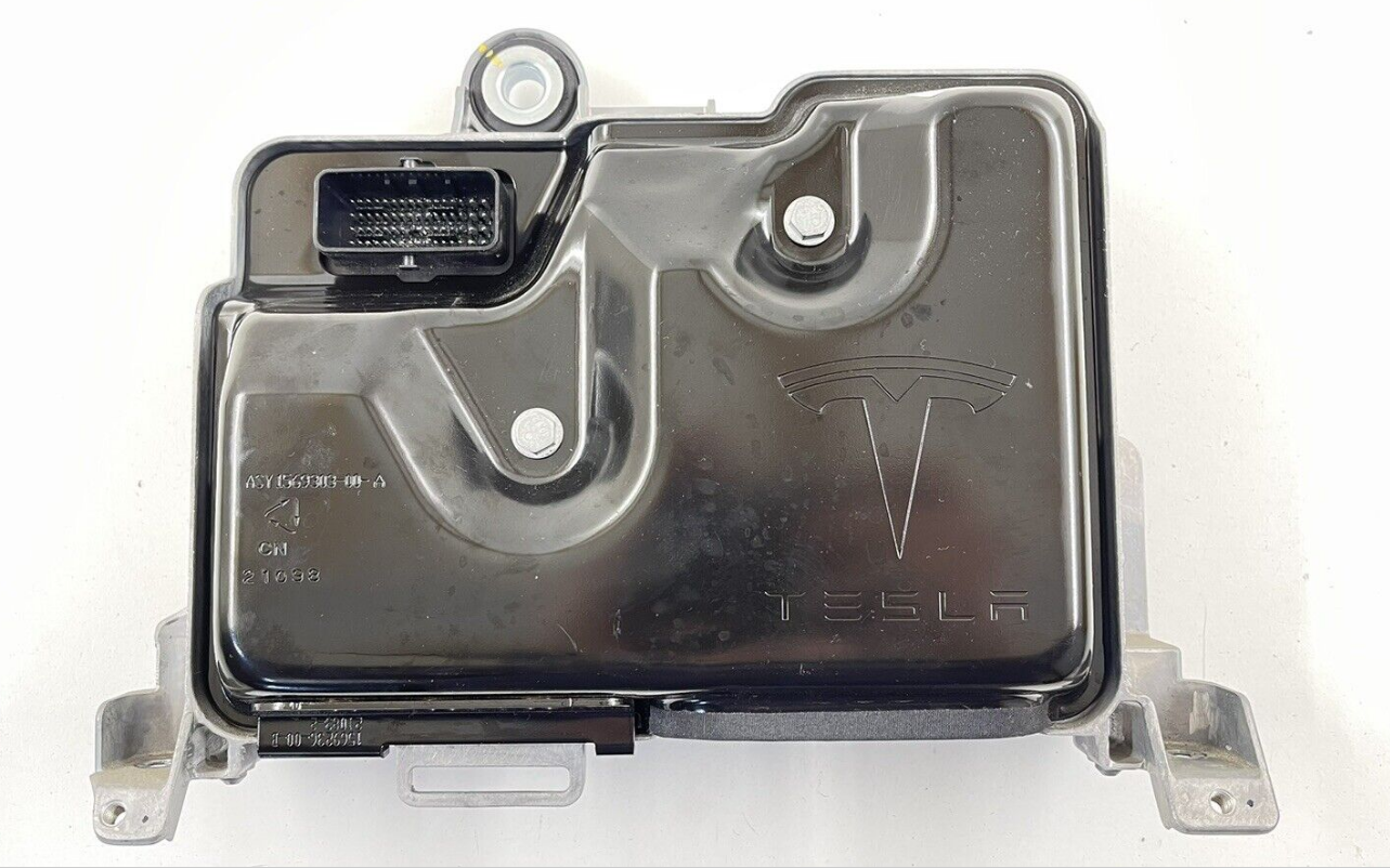 Model 3. Модуль управления кузовом BODY CONTROL MODULE Tesla Model 3 2020-2024 158399103C Tesla Model 3