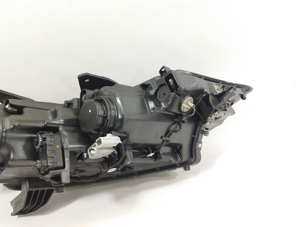 Фари головного світла Фара передня ліва (LED) Mitsubishi Outlander 2016-2018 8301C863 Mitsubishi Outlander 8