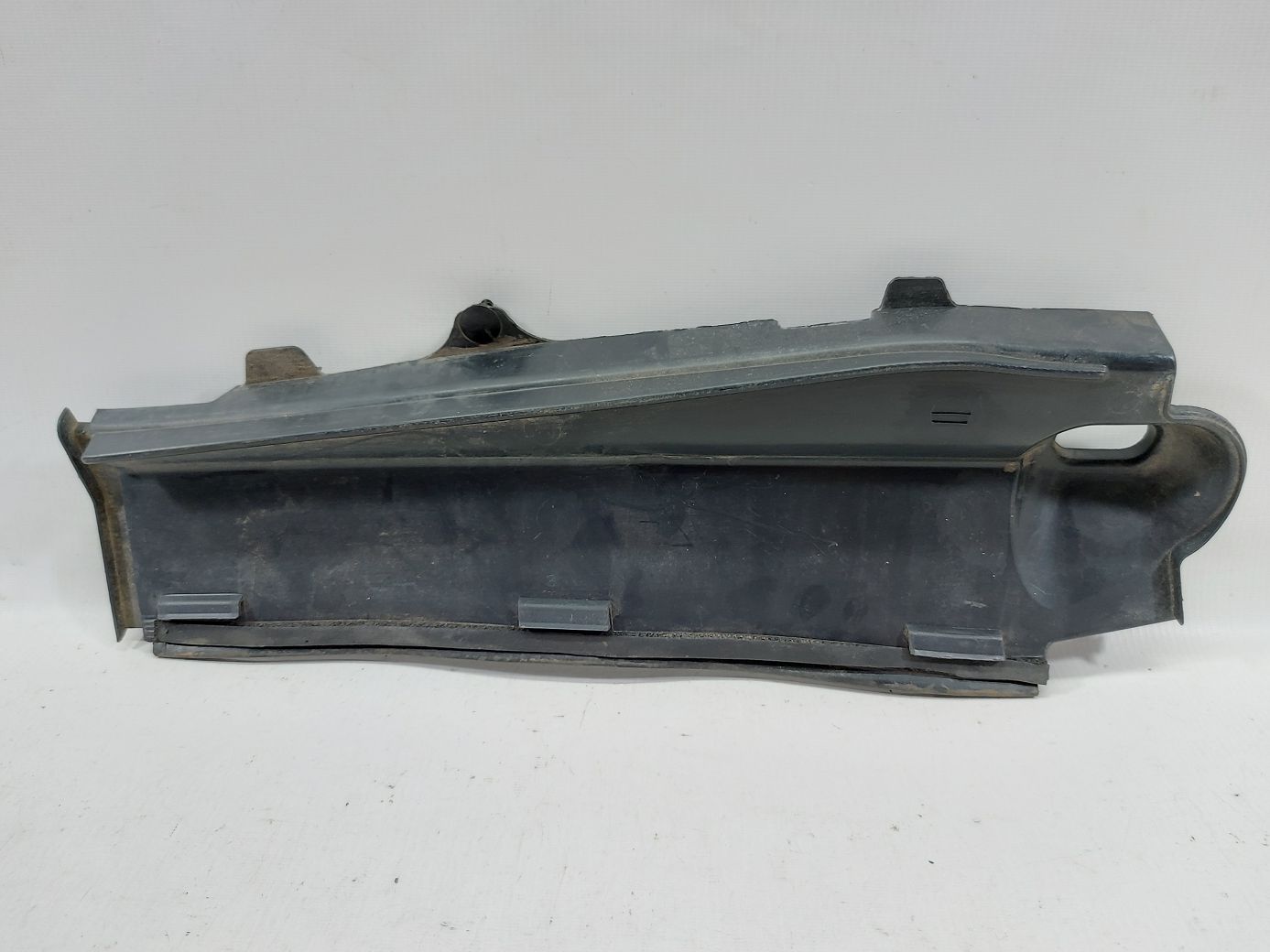 Malibu. Накладка водостоку під лобове скло Chevrolet Malibu 2013-2015 84290729 Chevrolet Malibu