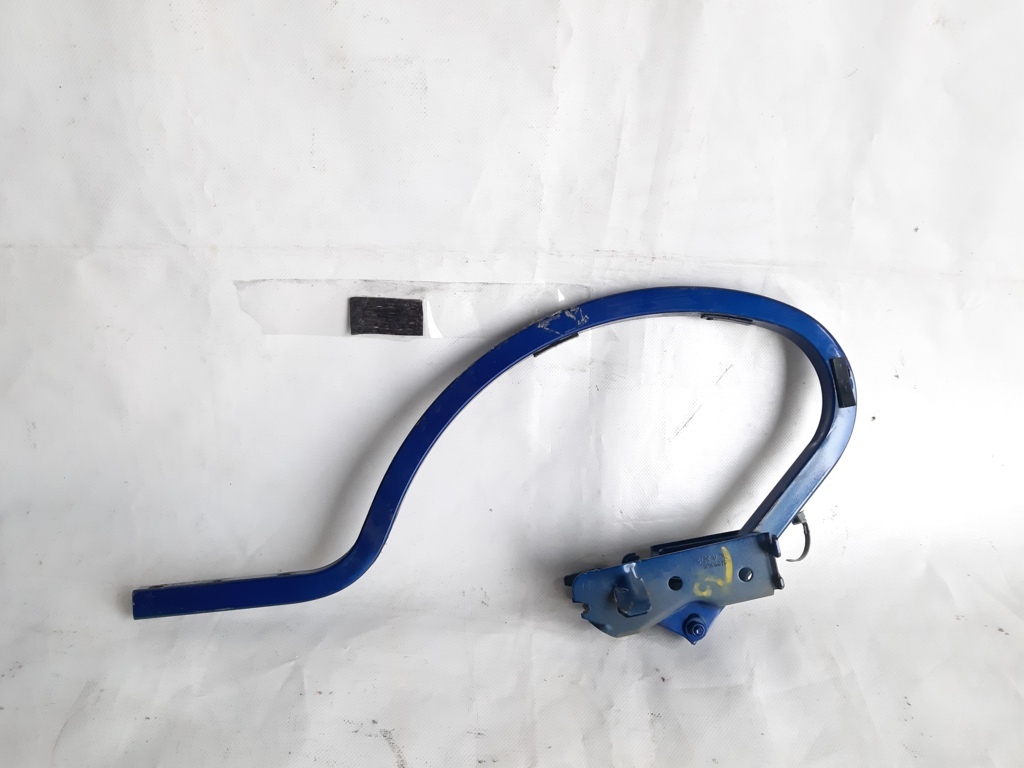 200s Шарнір кришки багажника правий Chrysler 200 S 2015-2017 68159368AD Chrysler 200 S 2