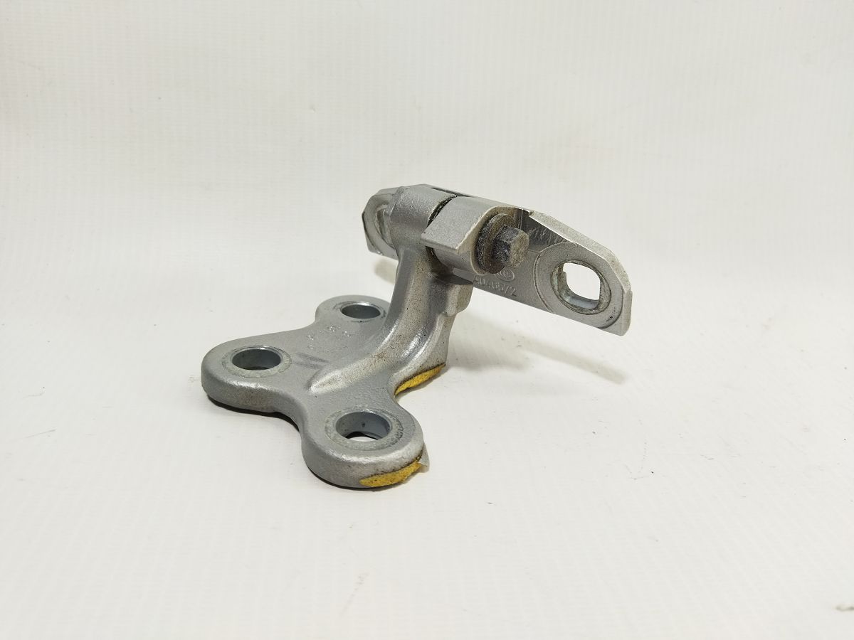 S60 Петля двери передней правой нижняя Volvo S60 2011-2018 31298466 Volvo S60 2